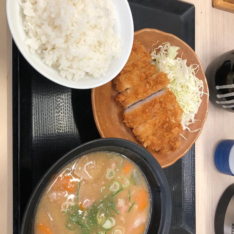 とん汁定食【ロースカツ80g】(かつや 静岡御殿場店 )