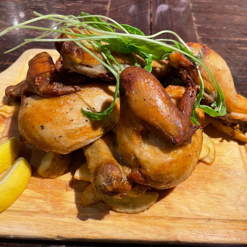ガッツリ鶏肉を食べたいなら『ロティサリーチキン（ハーフ）』(イル・ヴィゴーレ 神田神保町店 （IL VIGORE）)