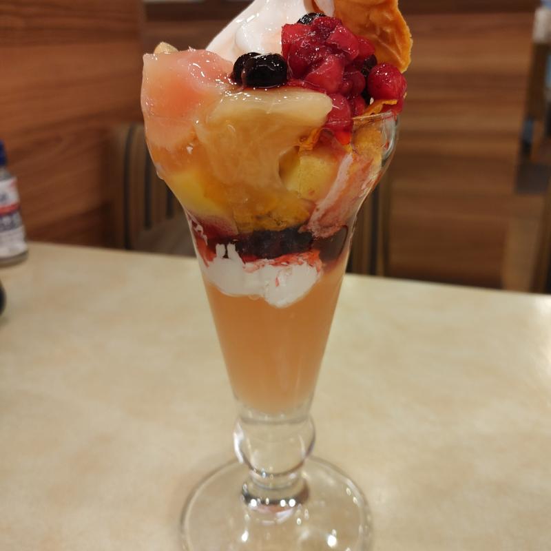 白桃のピーチメルバパフェ(ガスト 下総中山店  )
