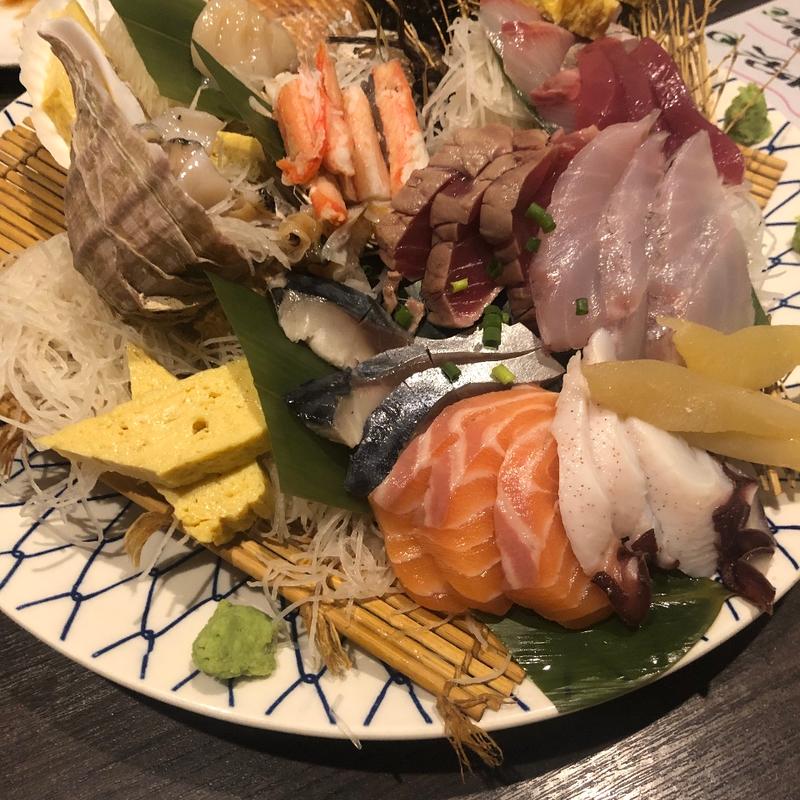 刺身盛り合わせ(はこ民 いか太郎 )