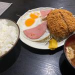 メンチカツ・ハムエッグ定食