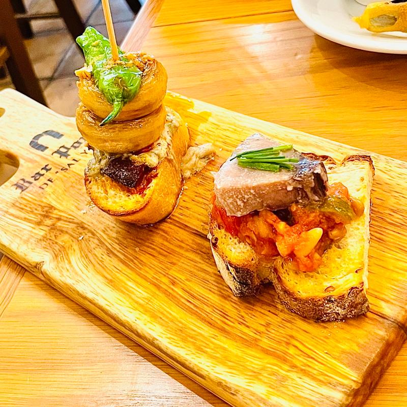 マッシュルーム・ブルーチーズ＆自家製カツオツナのピンチョス(バル ポルティージョ （Bar Portillo）)