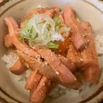 豚ヒレ肉のユッケ飯(自家製麺 純)