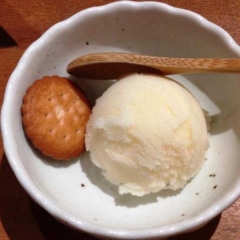 高知のアイスクリンとミレービスケット(土佐清水ワールド 三宮生けすセンター)