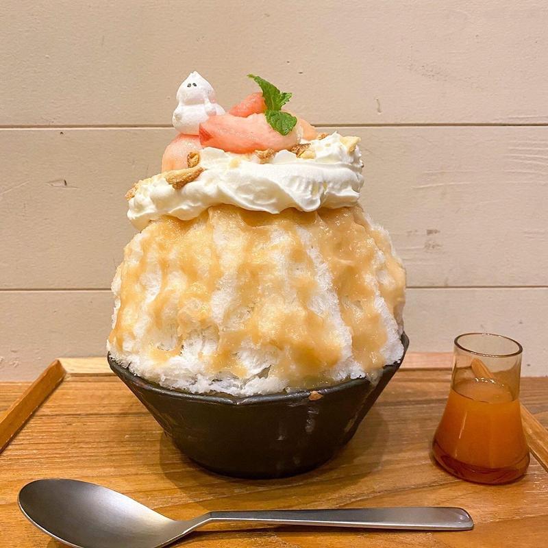 桃氷(新宿かき氷専門店 ＊氷おばけ＊)
