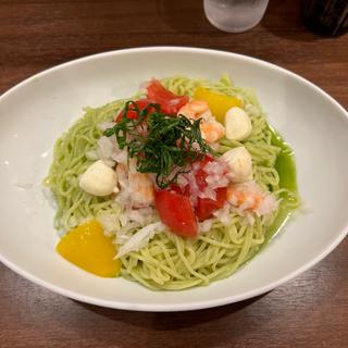 トマトと海老の冷製ジェノベーゼ(JINJIN 新宿2丁目店)