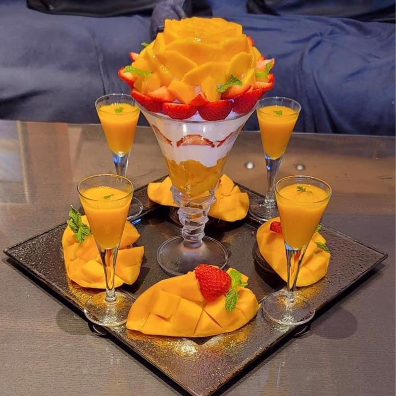 特製マンゴーパフェ(ザ・リビング)