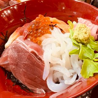 五色丼(シーフードレストラン うおっせ)