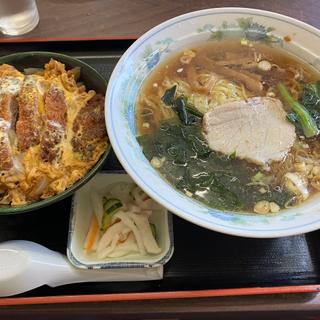 醤油ラーメン+カツ丼(喜楽亭食堂 )