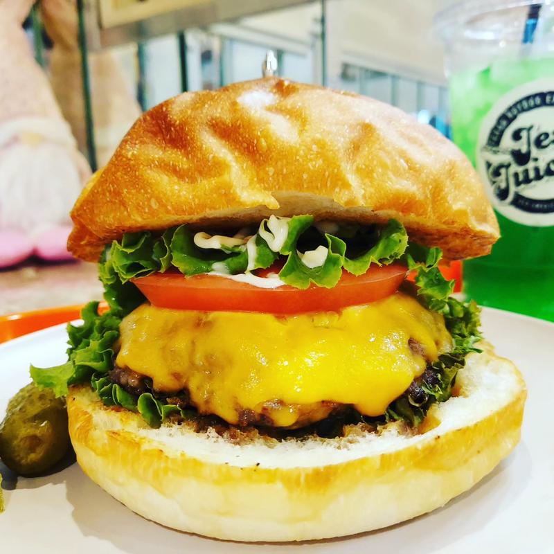 チーズバーガー(JessyJuicy（ジェシージューシー）)