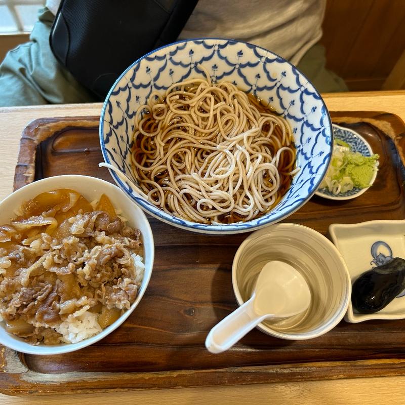 冷がけ蕎麦とミニ牛丼のセット(そば処いち膳 )