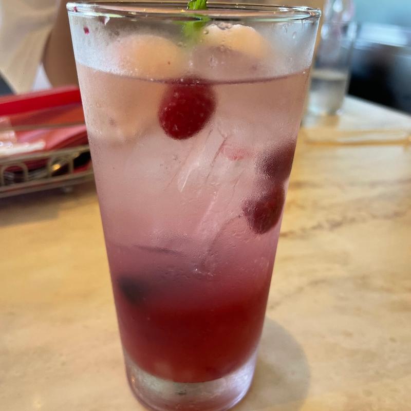 スパークリングカクテル（白ワイン＆ピーチ）(センターストリート・コーヒーハウス)