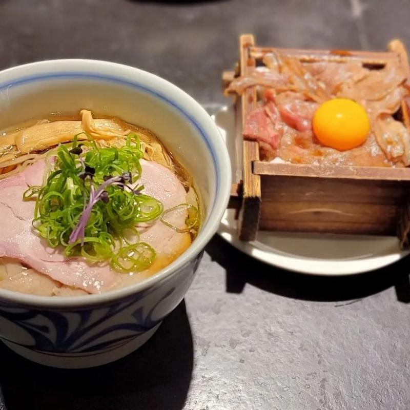 醤油ラーメン・黒毛和牛せいろごはん(駄目な隣人　新宿店)
