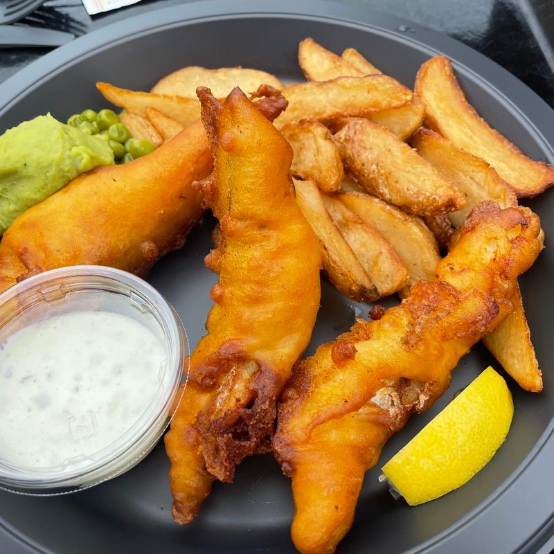 フィッシュ＆チップス(三本の箒 （THREE　BROOMSTICKS）)