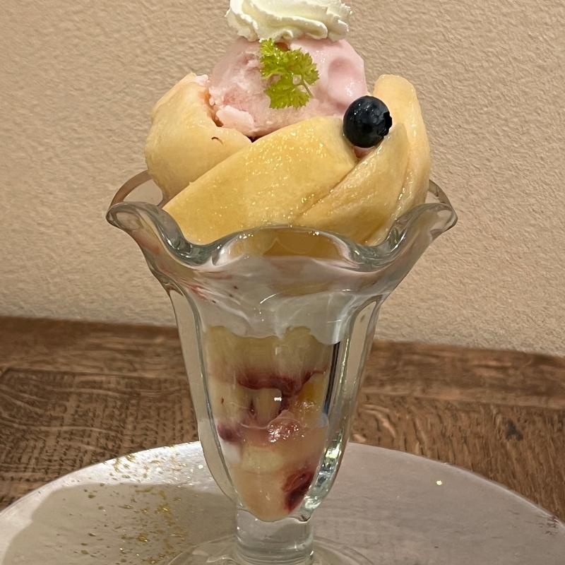 岡山県産 桃パフェ(くらしき桃子 総本店(ﾊﾟﾌｪ))