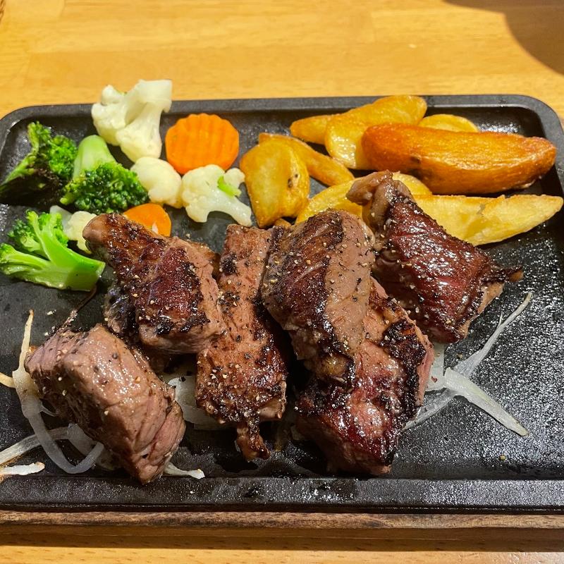 カットステーキ(熟成牛ステーキ＆プレミアムハンバーグ Gottie'sBEEF ユニバーサル・シティウォーク大阪店)