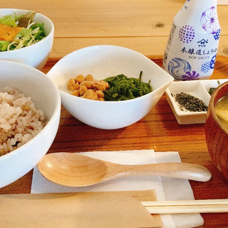 雑穀米のとろろご飯(アトモスカフェ)