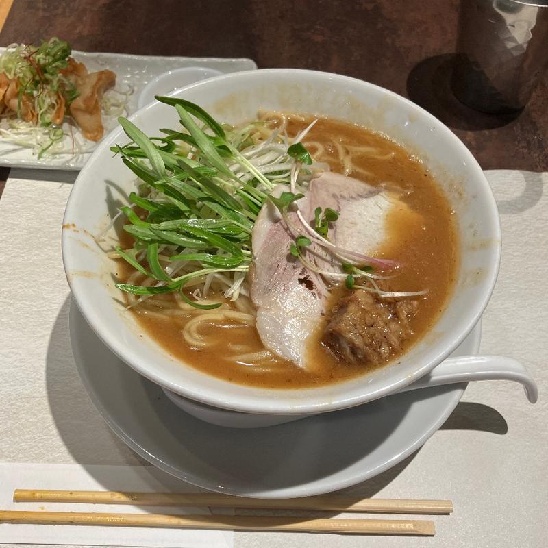 超濃厚魚白湯らーめん(だしが命の塩らーめん ぎょぎょぎょ なんばパークス店)