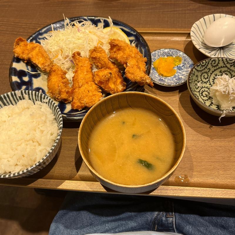 鶏の唐揚げ定食(ニューワクラ)
