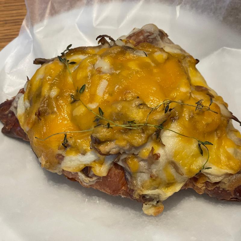 舞茸とゴルゴンゾーラのクロックムッシュ(DEAN & DELUCA たまプラーザ)