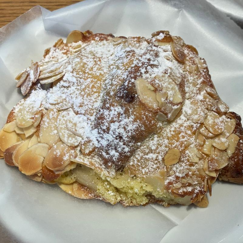 クロワッサンダマンド(DEAN & DELUCA たまプラーザ)