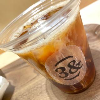 アイスコーヒー(３＆ ・博多カレーパン研究所 VIERRA小倉店)