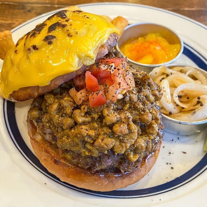 限定　ネパール山椒 粗挽ポークキーマカリーバーガー(アンバープレイス)