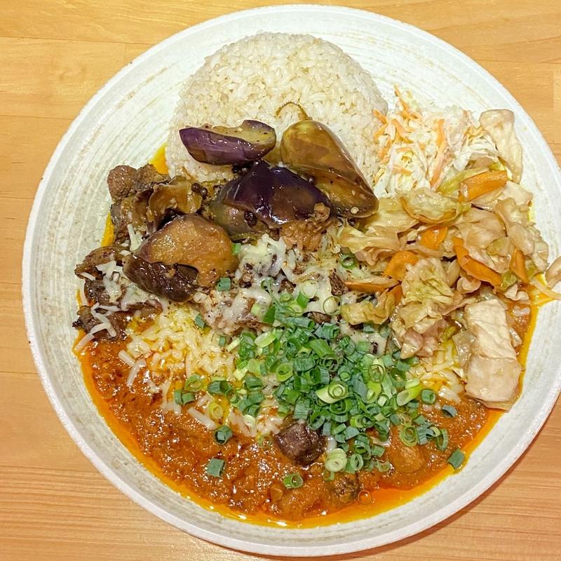 限定　鹿児島県産熟成牛とキノコのカレー(吉田カレー  )