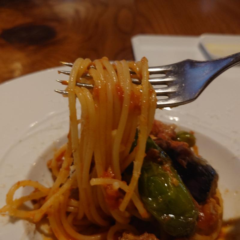 スパイスを効かせた豚ラグーと揚げ茄子のトマトソーススパゲティ(リストランテ マルテッロ)