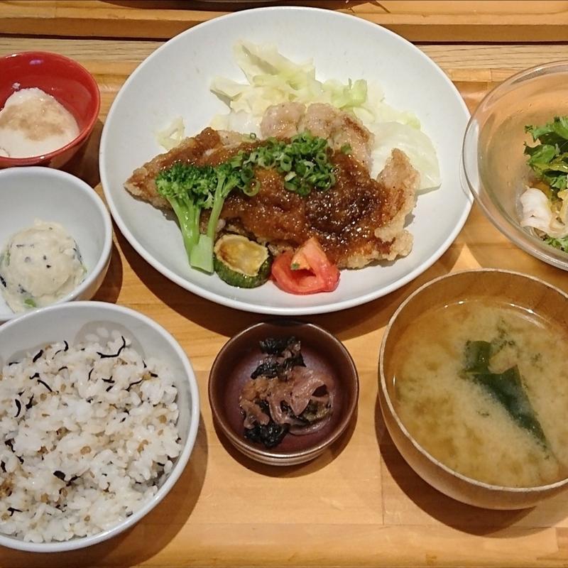 麦富士豚のすりおろし野菜ソース定食(おぼんdeごはん ルミネ町田店)