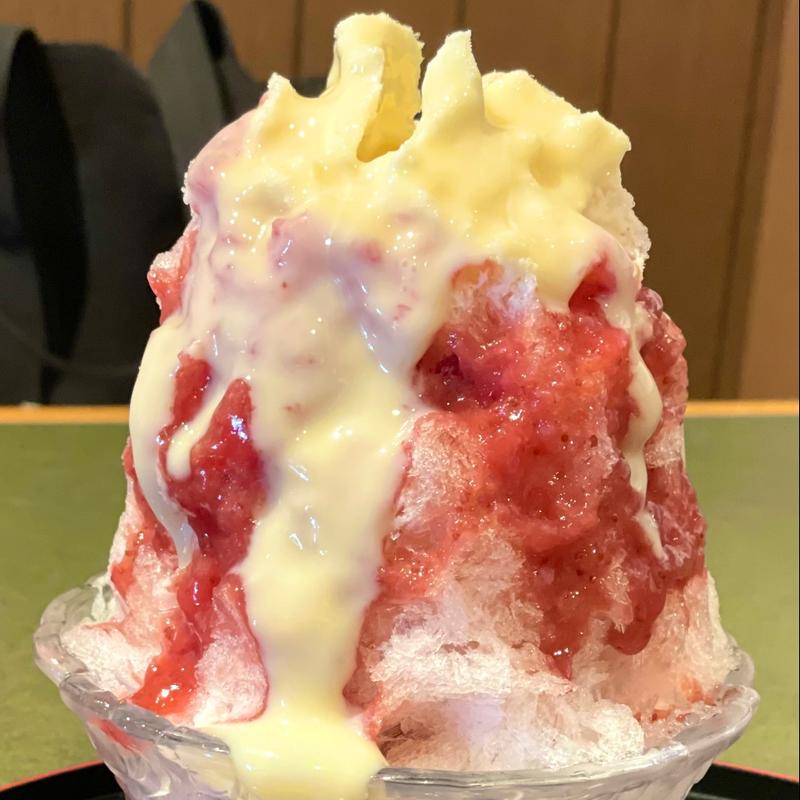 大人の苺ミルク(秩父ははそ たい焼き)