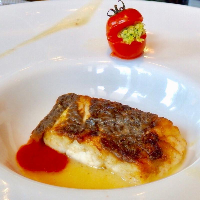 ニベのポワレ(ＬＥ ＣＯＵＰＬＥ ＤＡＴＥ （ル クプル ダテ）)