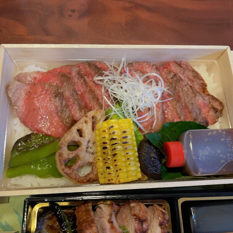 黒毛和牛ビーフステーキ弁当(ザ・リッツカールトン大阪　日本料理　花筐)