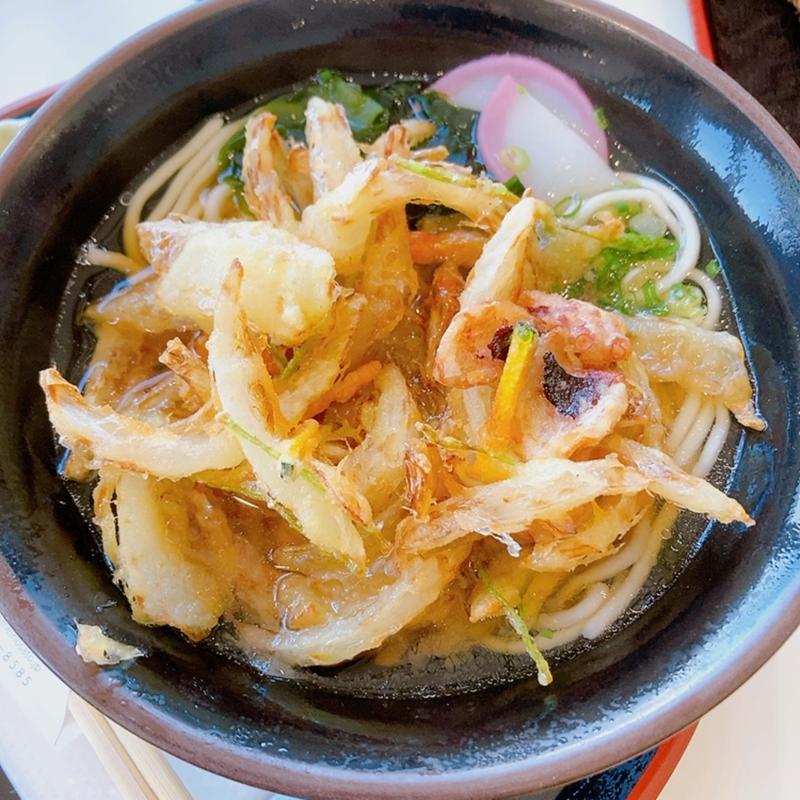 タコのかき揚げうどん(キッチンルマーダ)