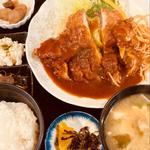 チキンカツ定食(レストラン 三日月)