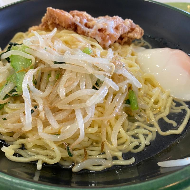 冷やしピリ辛チキンラーメン(ビッグさんど)