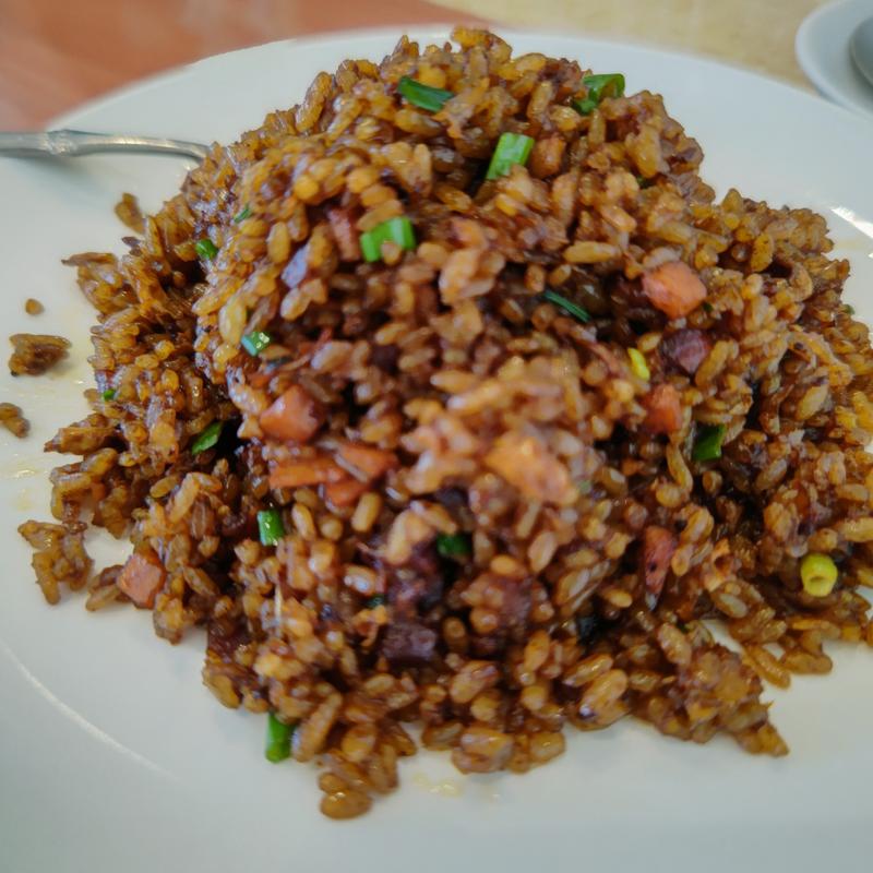 黒チャーハン(横浜中華街 福満園新館)