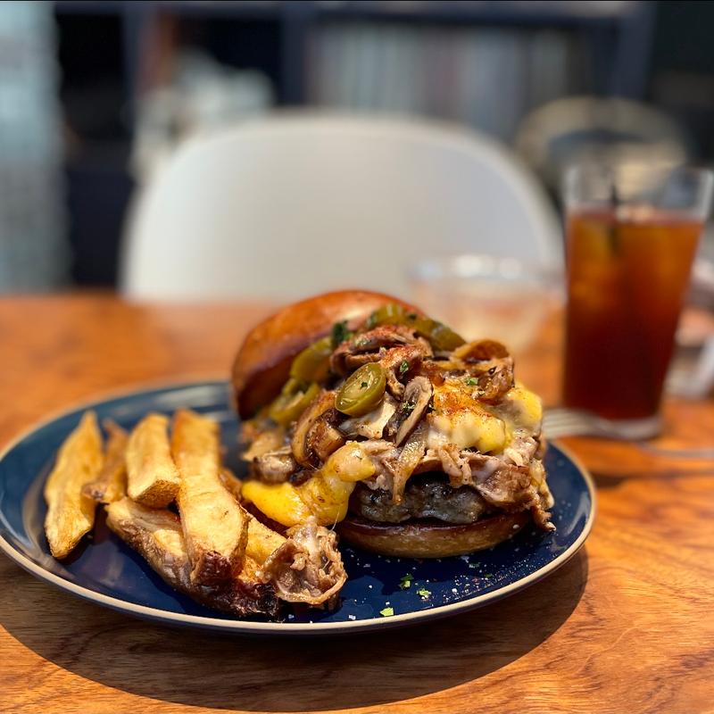 フィリーチーズステーキ熟成肉バーガー(チルマティック （Chillmatic）)