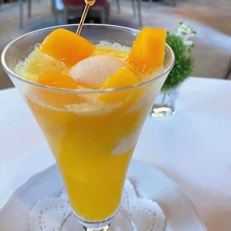 マンゴーのアイスクリームソーダ(資生堂パーラー サロン・ド・カフェ 銀座本店)