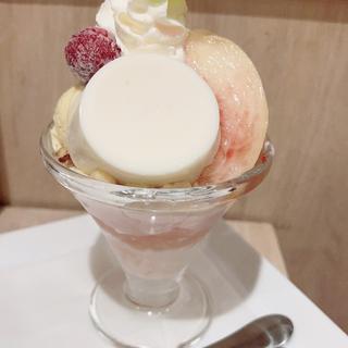 桃のミルクプリンパフェ(デニーズ 西川口店 )