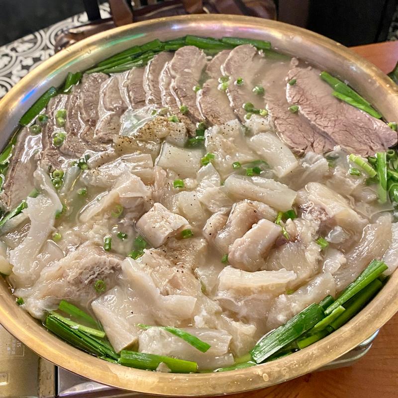トガニ＆ゆで牛肉盛り(シンチョン ソルロンタン 신촌설렁탕 Sinchon Seolleongtang)