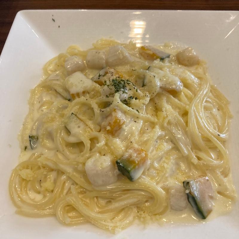 小柱とかぼちゃのクリームパスタ(albero)