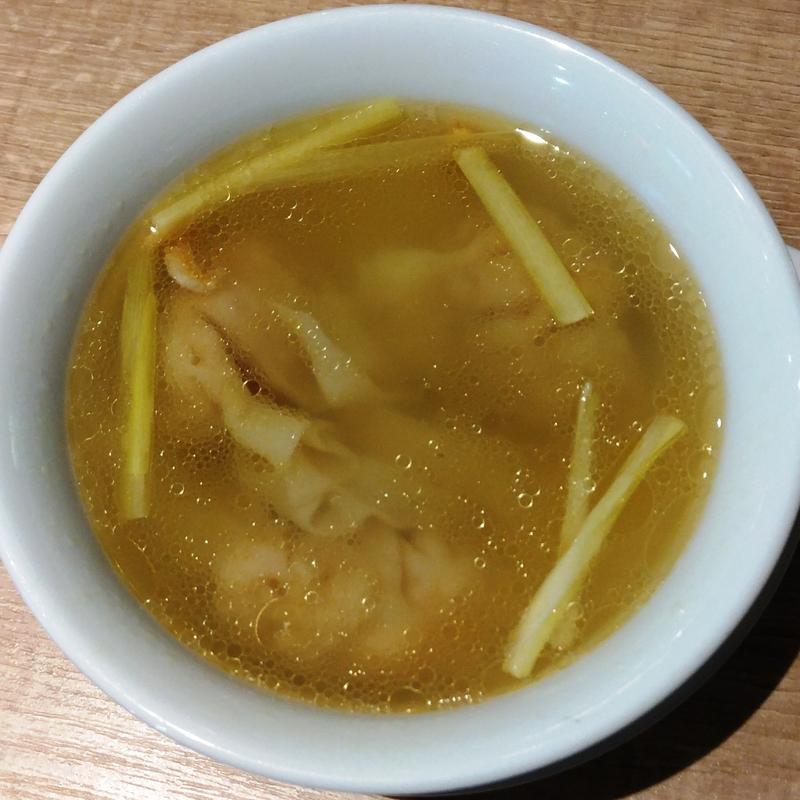 黄韮入り海老ワンタンスープ(鵬天閣 七茶)