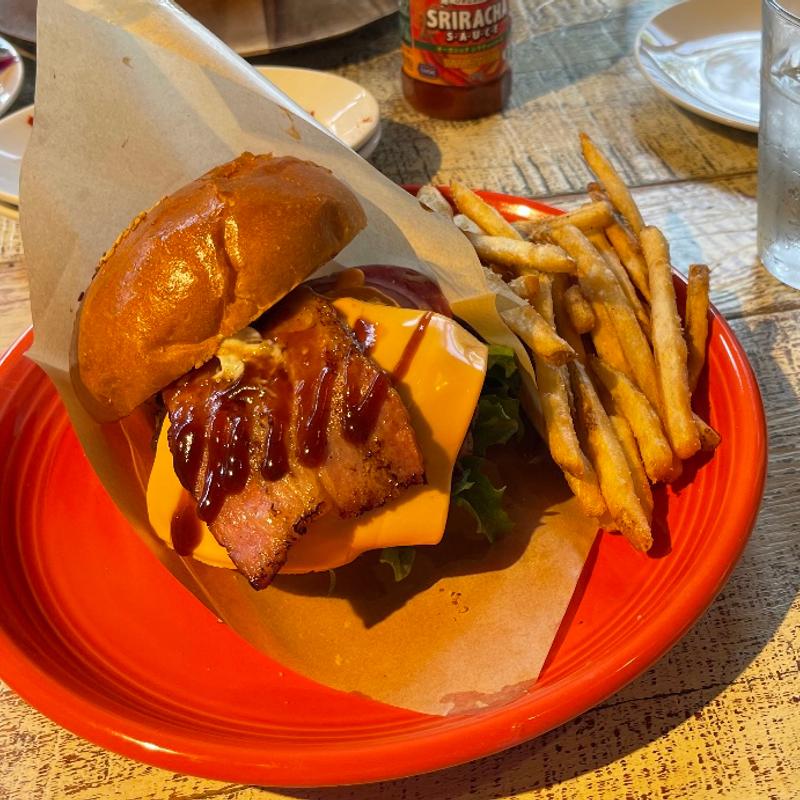 BBQベーコンチーズバーガー(コナズ珈琲高崎)