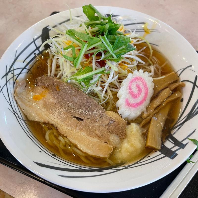 冷しピリ辛ネギラーメン(三芳パーキングエリア 下り線 スナックコーナー)