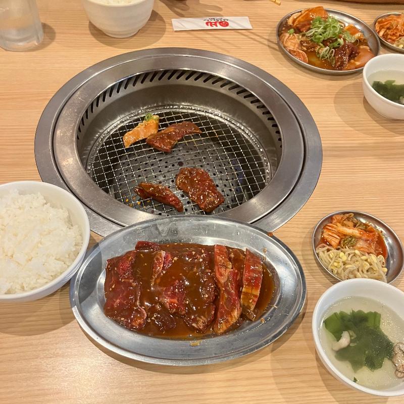 ハラミ&国産牛中落ちカルビセット(焼肉ホルモンまるよし精肉店 土佐堀店)