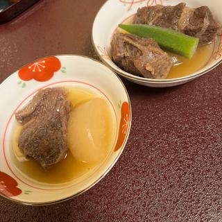 牛ほほ肉と野菜の煮物(満寿屋)