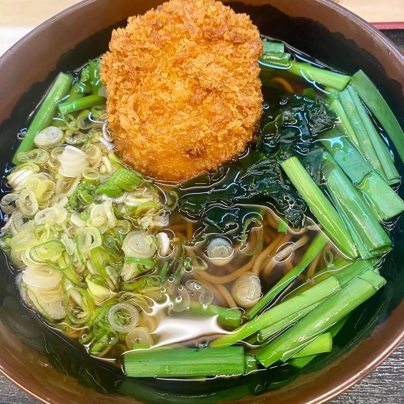 ニラそば コロッケ(立ち食いそば うどん よつば)