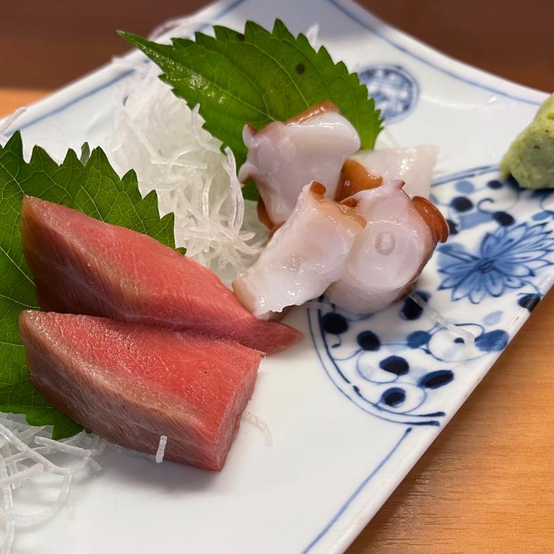 2点・中トロとタコブツ(大衆酒場 五の五 ぴおシティ桜木町店)