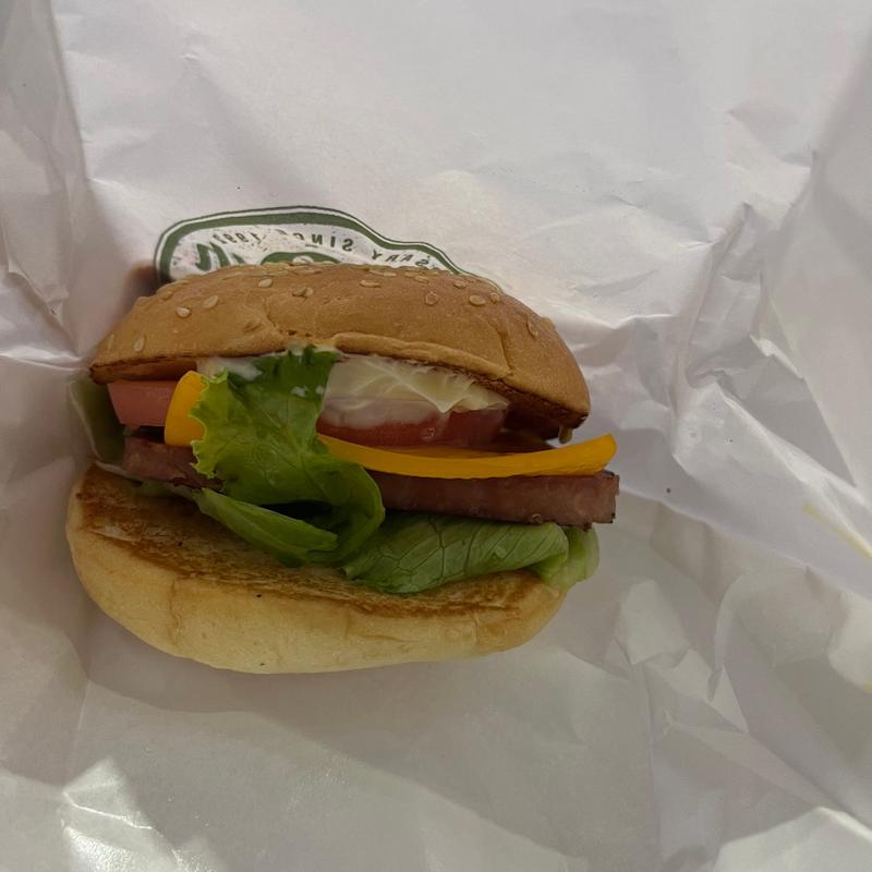 嘉弥ま～さんスパムチーズバーガー(フレッシュネスバーガー PayPayドーム店)